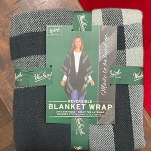 Woolrich Black and Gray Reversible Blanket Wrap